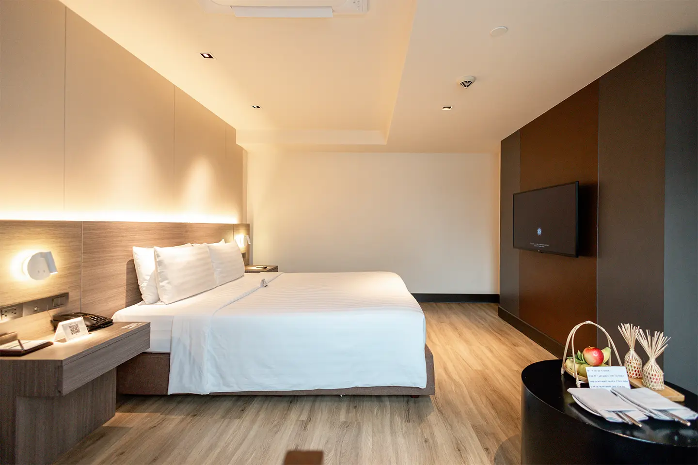 105 Rooms & Suites